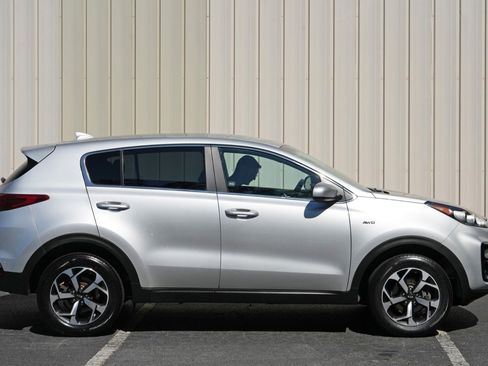 Used 2020 Kia Sportage LX AWD/4WD image 45