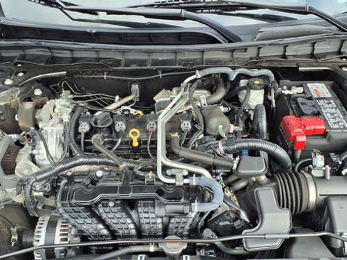 Used 2025 Nissan Altima 2.5 SV image 31