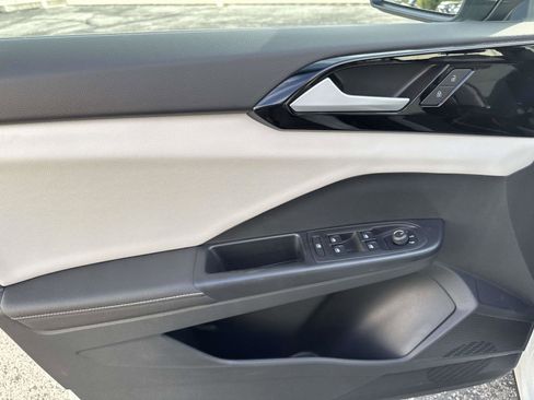 New 2026 Volkswagen Taos S image 12