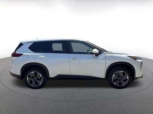 Used 2025 Nissan Rogue SV FWD image 16