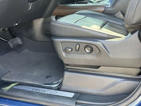 Used 2024 Chevrolet Silverado 2500 High Country w/ High Country Premium Package image 17