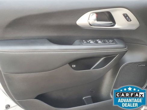 Used 2021 Chrysler Pacifica Limited w/ Premium & Safety Sphere Group image 44