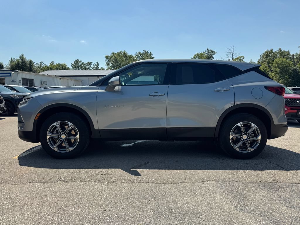 Used 2025 Chevrolet Blazer LT AWD/4WD image 8