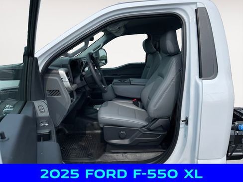 New 2025 Ford F550 4x4 Regular Cab Super Duty w/ XL Chrome Package image 9
