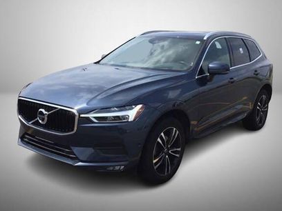 Used 2019 Volvo XC60 T5 Momentum w/ Multimedia Package