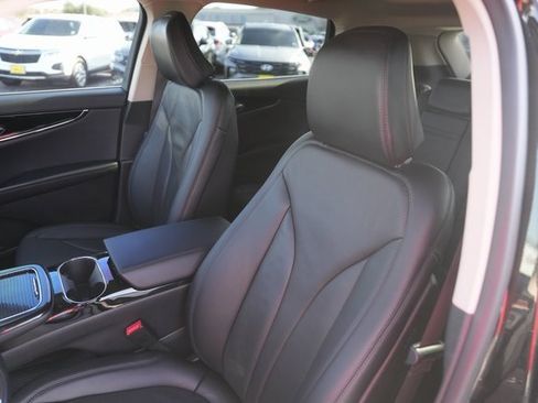 Used 2022 Lincoln Nautilus Reserve image 10