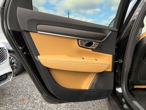 Used 2018 Volvo V90 T5 Cross Country w/ Convenience Package image 31