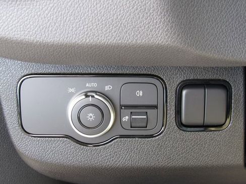 Used 2025 Mercedes-Benz Sprinter 2500 image 34