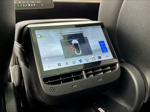 Used 2024 Tesla Model Y Long Range AWD/4WD image 15