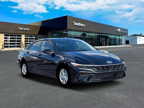 New 2026 Hyundai Elantra SE image 12