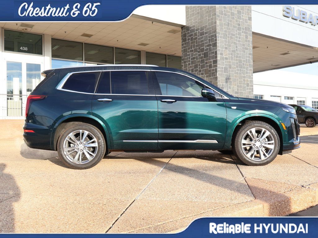 Used 2024 Cadillac XT6 Premium Luxury w/ Technology Package AWD/4WD image 7