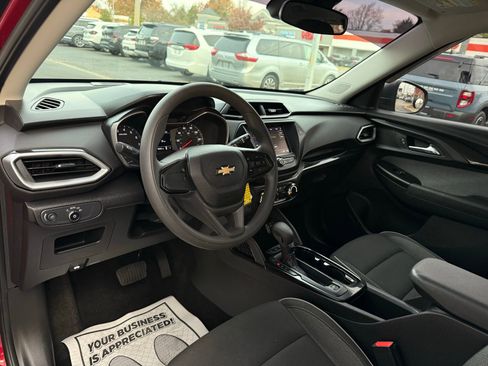 Used 2021 Chevrolet TrailBlazer LS image 37