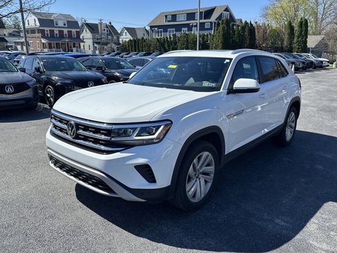 Used 2023 Volkswagen Atlas Cross Sport SE w/ Panoramic Sunroof Package image 2