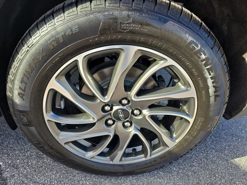 Used 2020 Lincoln Corsair AWD w/ Equipment Group 101A image 33