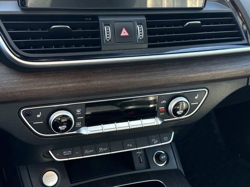 Used 2025 Audi Q5 2.0T Premium w/ Convenience Plus Package image 5
