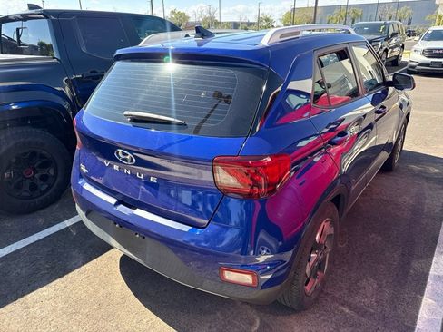 Used 2021 Hyundai Venue SEL w/ Premium Package FWD image 13