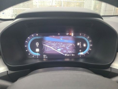 Used 2024 Volvo XC40 B5 Core image 24