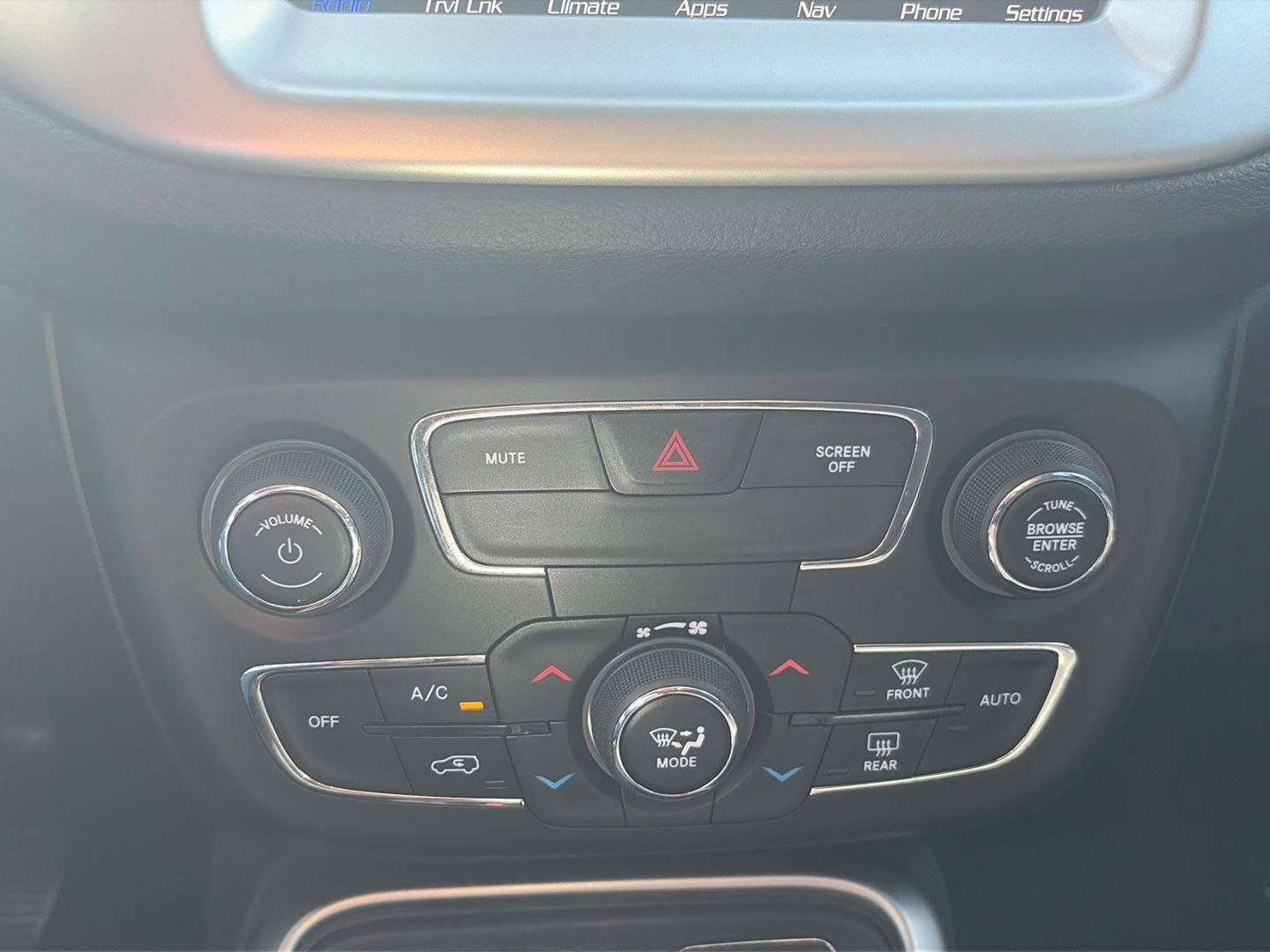 Used 2019 Jeep Compass Latitude w/ Popular Equipment Group AWD/4WD image 9