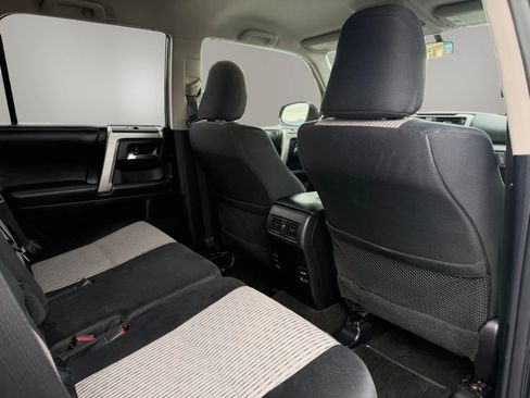 Used 2014 Toyota 4Runner SR5 AWD/4WD image 37