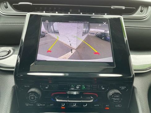 Used 2023 Jeep Grand Cherokee Altitude AWD/4WD image 22