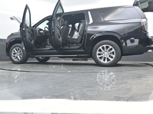 New 2026 Chevrolet Suburban Premier image 35