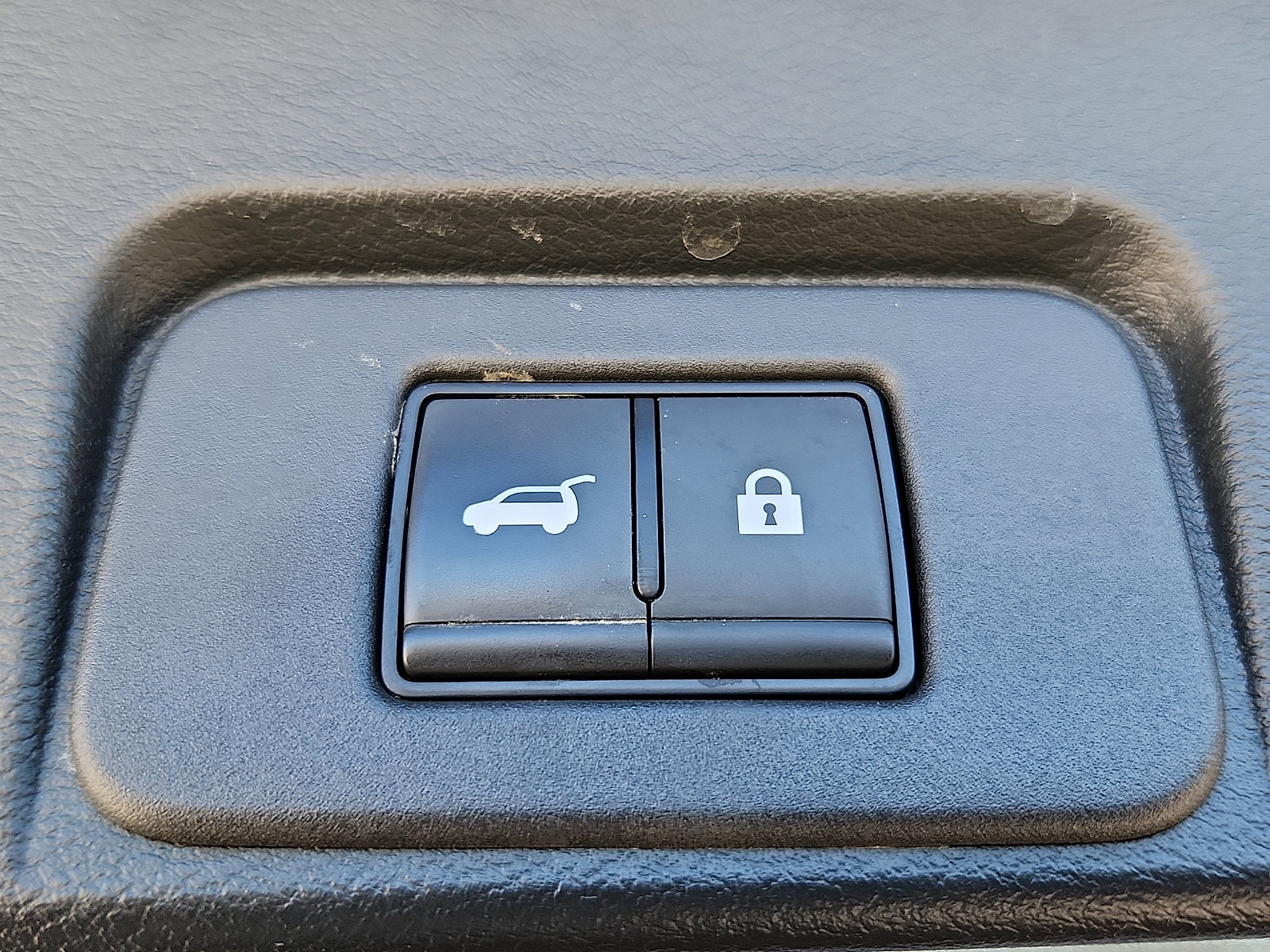 Used 2025 Nissan Rogue SV AWD/4WD image 29