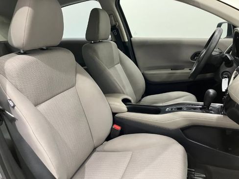 Used 2018 Honda HR-V LX image 38