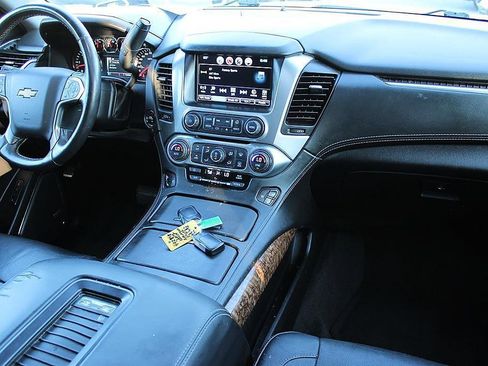 Used 2016 Chevrolet Suburban LTZ RWD image 15