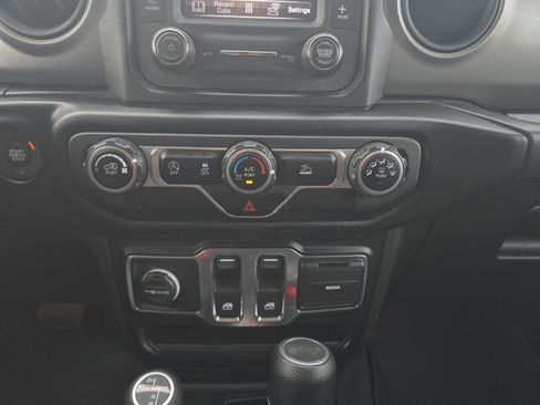 Used 2021 Jeep Wrangler Sport image 18