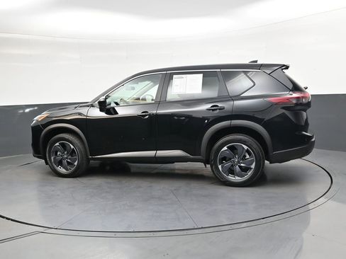 Used 2025 Nissan Rogue SV image 6