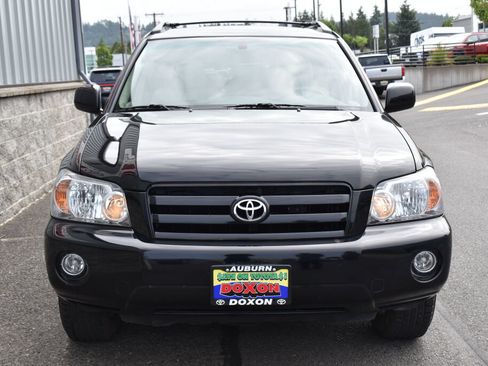 Used 2007 Toyota Highlander 4WD V6 w/ 3rd Row image 2