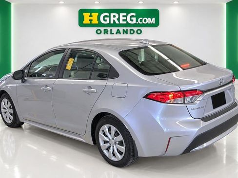 Used 2021 Toyota Corolla LE FWD image 2