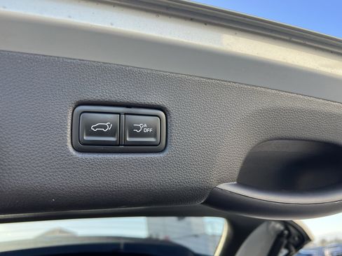 Certified 2025 Kia Carnival EX image 22