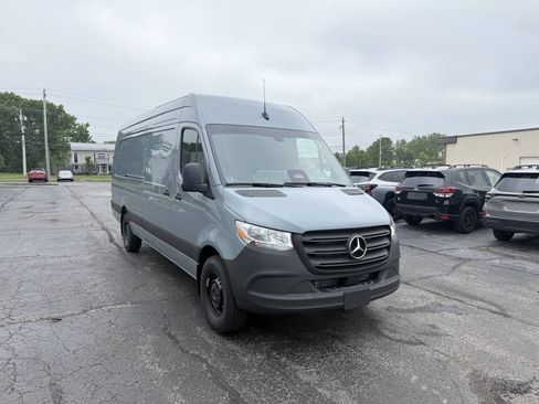 Used 2026 Mercedes-Benz Sprinter 2500 image 4