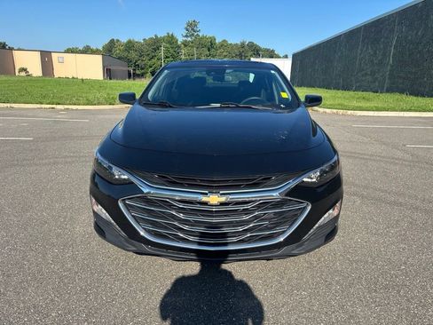 Used 2024 Chevrolet Malibu LT FWD image 2