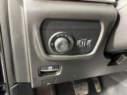 Used 2022 Jeep Grand Cherokee L Limited image 15