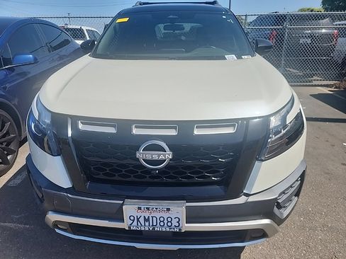 Used 2024 Nissan Pathfinder Rock Creek AWD/4WD image 2