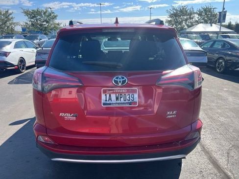 Used 2017 Toyota RAV4 XLE AWD/4WD image 5