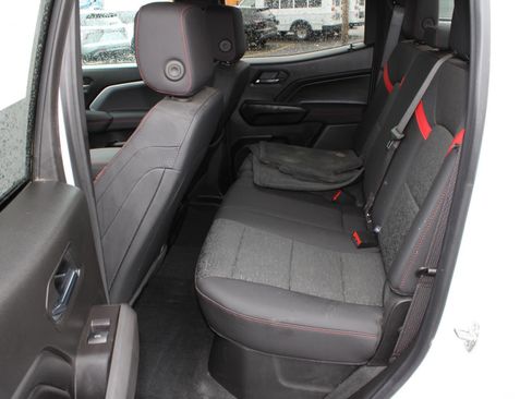 Used 2025 Chevrolet Colorado Z71 image 15