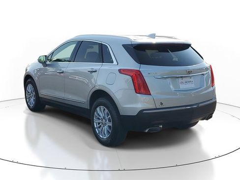 Certified 2017 Cadillac XT5 FWD image 3