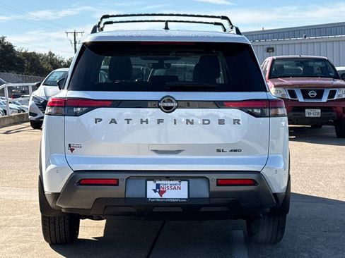 New 2026 Nissan Pathfinder SL image 8
