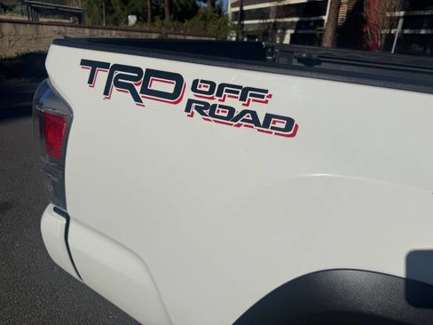Used 2021 Toyota Tacoma TRD Off-Road image 10