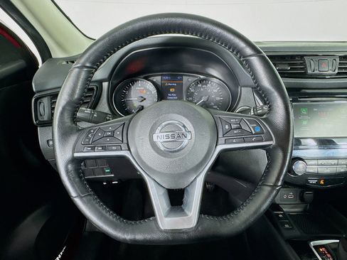 Used 2019 Nissan Rogue Sport SV w/ Technology Package image 11