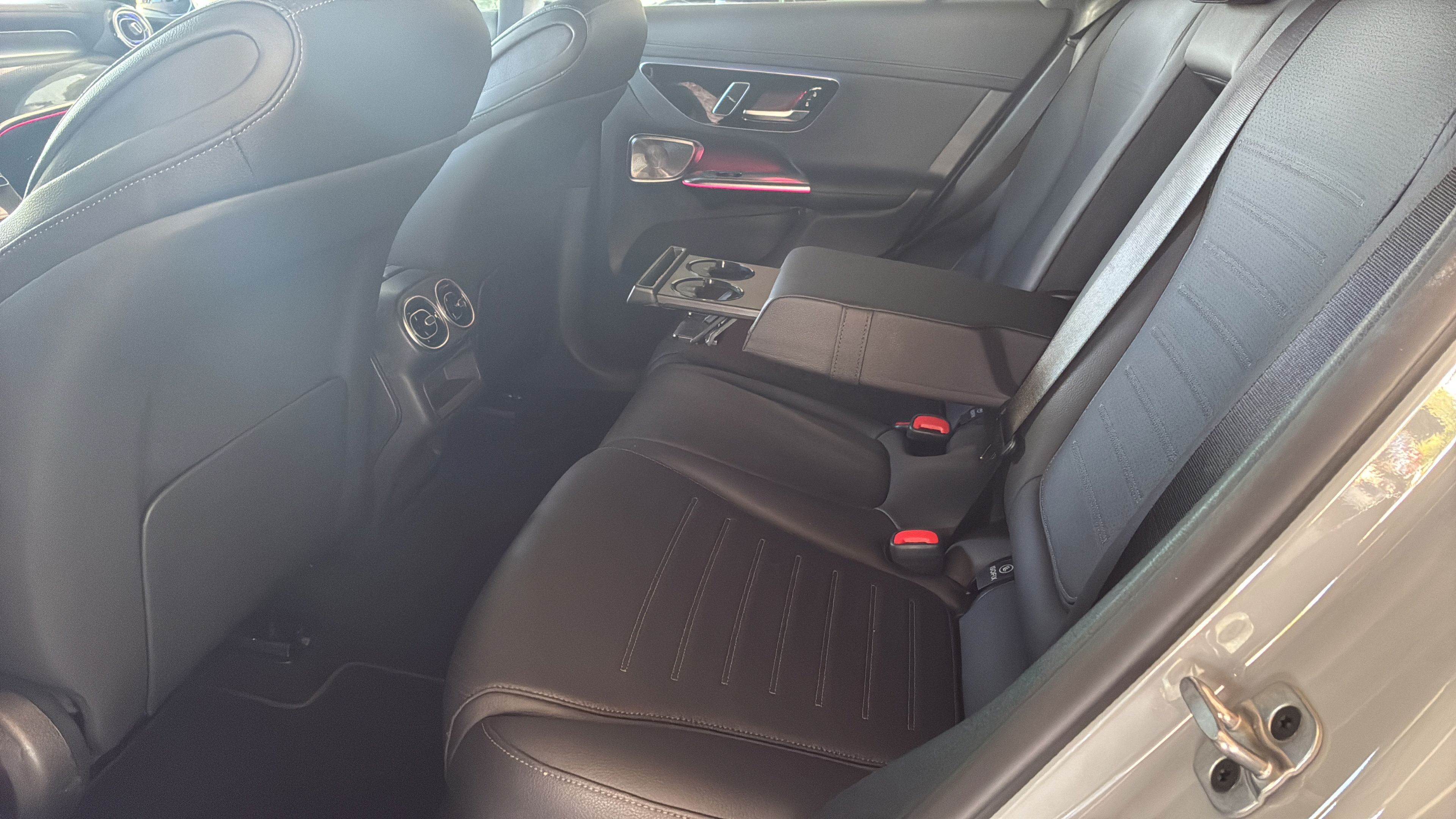 Used 2026 Mercedes-Benz GLC 300 image 41