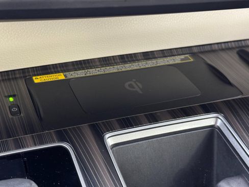 Used 2024 Toyota Sienna Platinum image 32