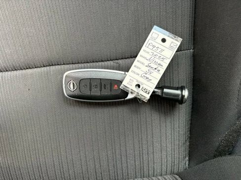 Used 2025 Nissan Sentra SV FWD image 6