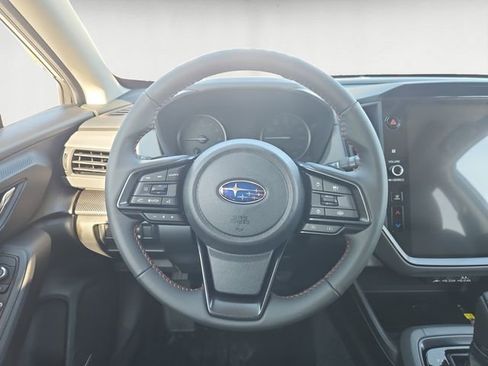Used 2025 Subaru Crosstrek 2.5i Limited AWD/4WD image 12