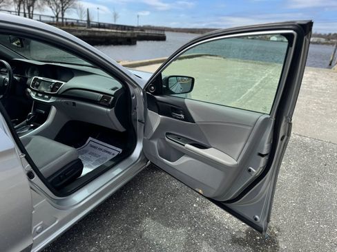 Used 2013 Honda Accord EX-L image 17