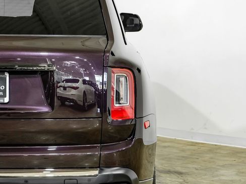 Used 2023 Rolls-Royce Cullinan Black Badge w/ Dark Exterior Package image 59