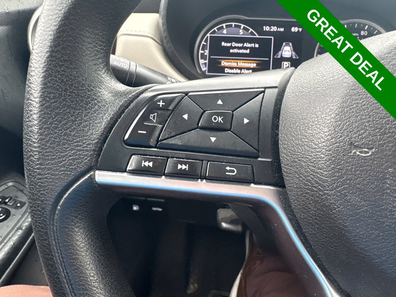 Used 2021 Nissan Versa SV FWD image 20